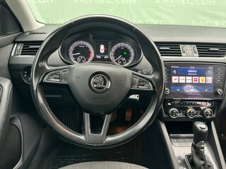 2017 Skoda Octavia III (A7) Рестайлинг, бежевый, 1749000 рублей, вид 5