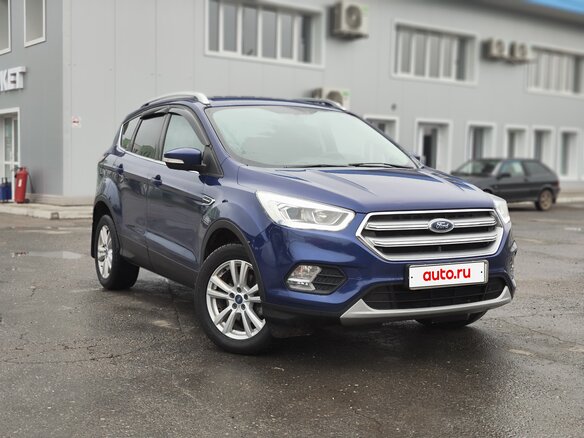 2017 Ford Kuga II Рестайлинг, синий, 1380000 рублей - вид 1