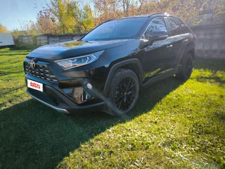 2021 Toyota RAV4 V (XA50), чёрный, 3600000 рублей, вид 1