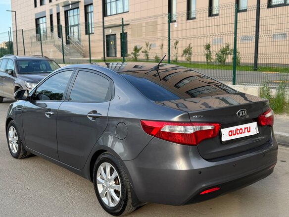 2015 Kia Rio 6-speed III, серый, 900000 рублей - вид 7