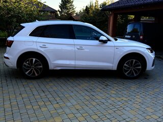 2022 Audi Q5 45 TFSI II (FY) Рестайлинг, белый, 4300000 рублей, вид 2