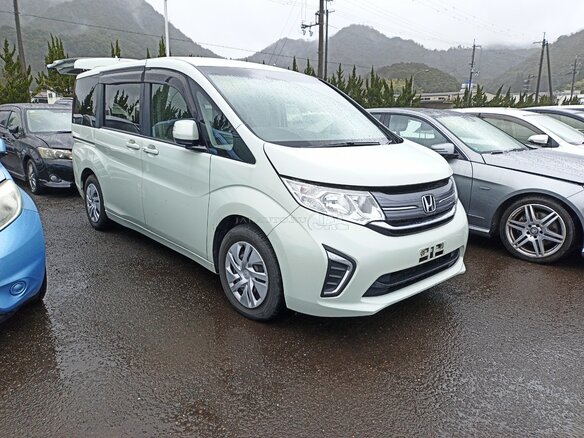2017 Honda Stepwgn V Рестайлинг, серый, 1850000 рублей - вид 2