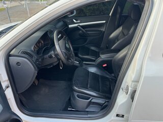 2011 Skoda Octavia RS II Рестайлинг, белый, 1490000 рублей, вид 4