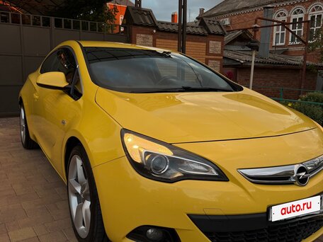 2014 Opel Astra GTC J Рестайлинг, жёлтый, 800000 рублей, вид 2