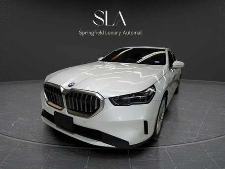 2025 BMW 5 серии 530i xDrive VIII (G60/G61/G68), белый, 5477500 рублей, вид 1