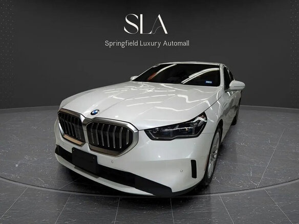 2025 BMW 5 серии 530i xDrive VIII (G60/G61/G68), белый, 5477500 рублей