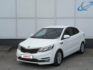 2016 Kia Rio III Рестайлинг, белый, 910000 рублей, вид 1