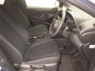 2025 Toyota Yaris IV, чёрный, 943000 рублей, вид 5
