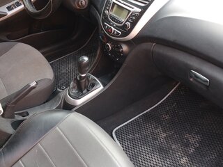 2012 Hyundai Solaris I, белый, 350000 рублей, вид 5