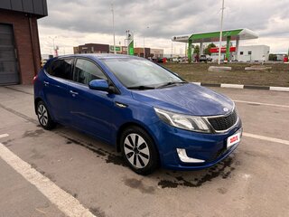 2013 Kia Rio 5-speed III, синий, 885000 рублей, вид 3