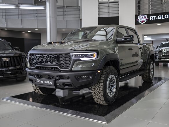 2025 Ram 1500 RHO V Рестайлинг, зелёный, 12953911 рублей - вид 2