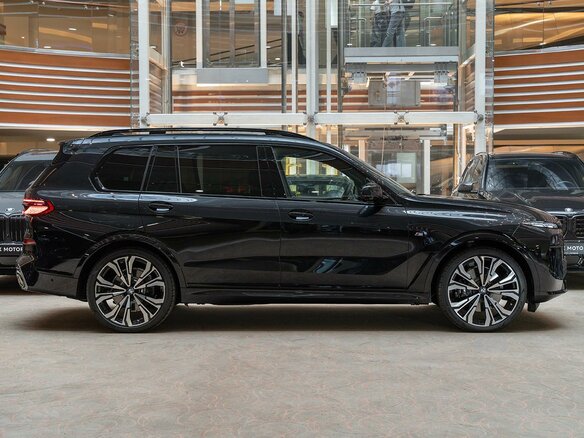 2026 BMW X7 40d I (G07) Рестайлинг, чёрный, 17490000 рублей - вид 6