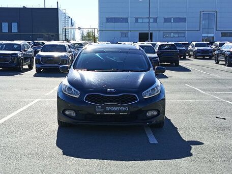 2013 Kia Ceed II, чёрный, 899000 рублей, вид 2