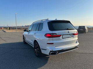 2021 BMW X7 40d I (G07), белый, 10000000 рублей, вид 3