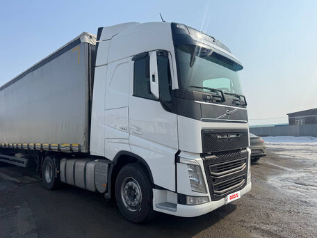 2021 Volvo FH, белый, 9300000 рублей, вид 4