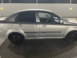 2008 Chevrolet Aveo I Рестайлинг, серебристый, 215000 рублей, вид 4