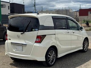 2016 Honda Freed Spike I Рестайлинг 2, белый, 899000 рублей, вид 4
