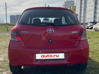 2010 Toyota Yaris III, красный, 540000 рублей, вид 4