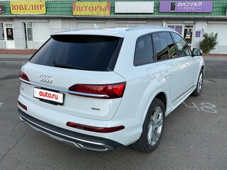 2021 Audi Q7 45 TFSI II (4M) Рестайлинг, белый, 5600000 рублей, вид 4