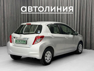 2013 Toyota Vitz III (XP130), серый, 680000 рублей, вид 5