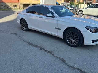 2010 BMW 7 серии 730i V (F01/F02/F04), белый, 1950000 рублей, вид 3