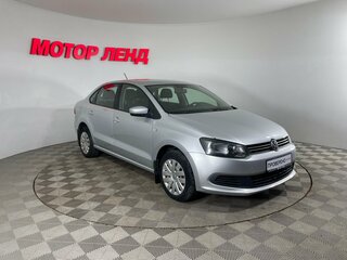 2013 Volkswagen Polo V, серебристый, 815000 рублей, вид 3