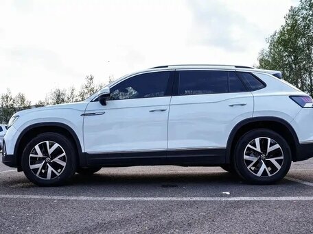 2023 Volkswagen Tayron I Рестайлинг, белый, 2368000 рублей, вид 3