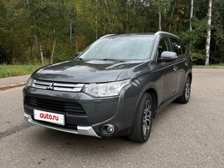 2014 Mitsubishi Outlander III Рестайлинг, серебристый, 1650000 рублей, вид 2