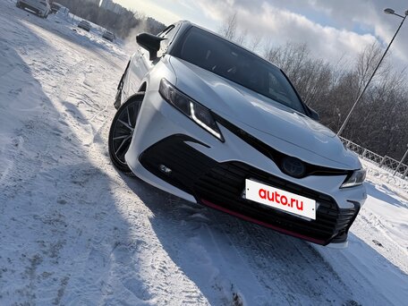 2021 Toyota Camry VIII (XV70) Рестайлинг, белый, 2650000 рублей, вид 3