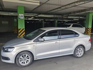 2015 Volkswagen Polo V, серебристый, 800000 рублей, вид 4
