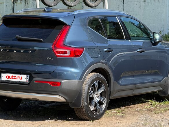 2021 Volvo XC40 I, синий - вид 2