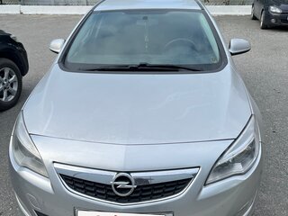 2012 Opel Astra J Рестайлинг, серебристый, 660000 рублей, вид 2
