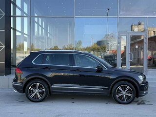 2018 Volkswagen Tiguan II, чёрный, 2500000 рублей, вид 4