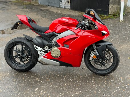 2018 Ducati Panigale V4, красный, 1600000 рублей, вид 3
