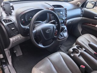 2009 Kia Carnival II, чёрный, 1079000 рублей, вид 5