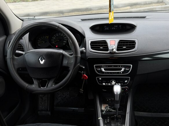 2010 Renault Fluence I, серый - вид 3