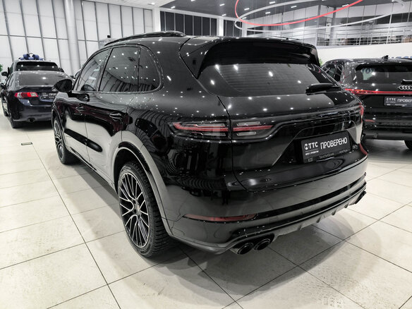 2019 Porsche Cayenne III, чёрный, 6250000 рублей - вид 6