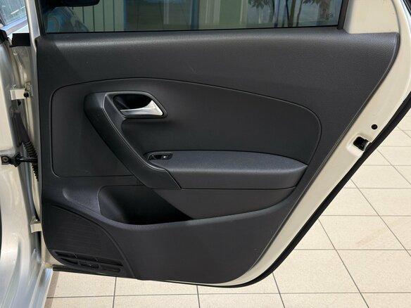 2012 Volkswagen Polo V, серебристый, 780000 рублей - вид 16