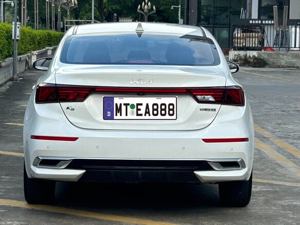 2022 Kia K3 II (China Market) Рестайлинг, белый, 1313000 рублей - вид 4