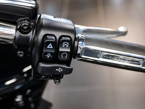 2023 Harley-Davidson Road Glide 3, чёрный, 3790000 рублей - вид 23