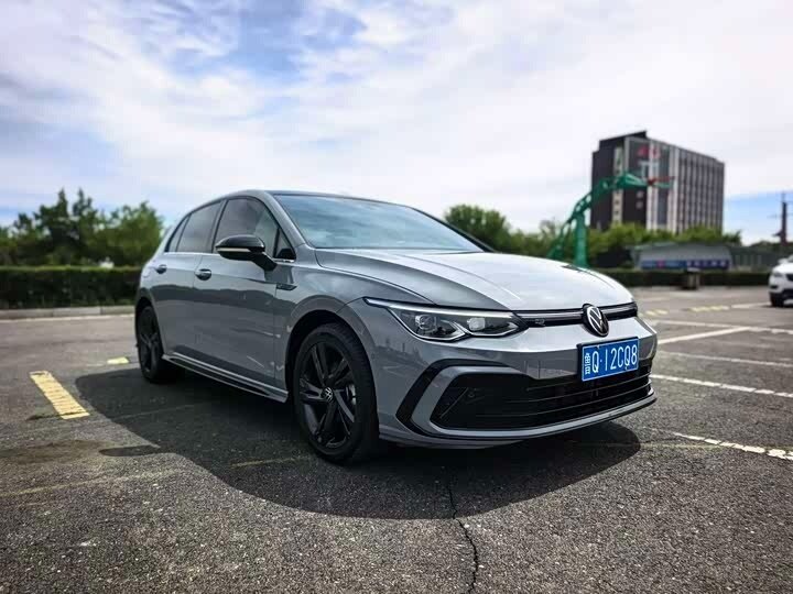Открыть фотографии: Volkswagen Golf VIII