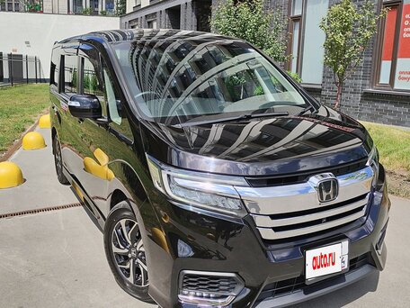 2018 Honda Stepwgn Spada V Рестайлинг, чёрный, 2190000 рублей, вид 2