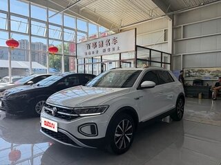 2023 Volkswagen T-Roc I Рестайлинг, белый, 2280000 рублей, вид 1