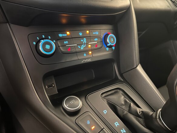 2017 Ford Focus III Рестайлинг, белый, 1249000 рублей - вид 22