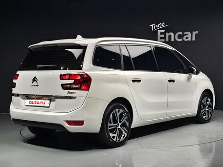 2018 Citroen C4 Picasso Grand II Рестайлинг, белый, 1900000 рублей, вид 3