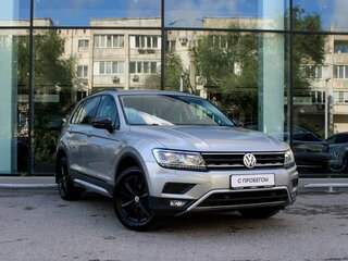 2019 Volkswagen Tiguan II, серебристый, 2310000 рублей, вид 3