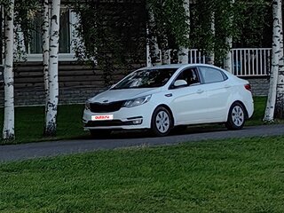 2015 Kia Rio III Рестайлинг, белый, 750000 рублей, вид 1