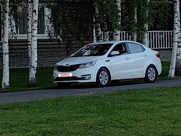 2015 Kia Rio III Рестайлинг, белый, 750000 рублей