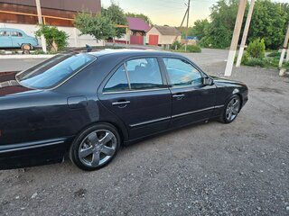 1999 Mercedes-Benz E-Класс 240 II (W210, S210), чёрный, 550000 рублей, вид 3