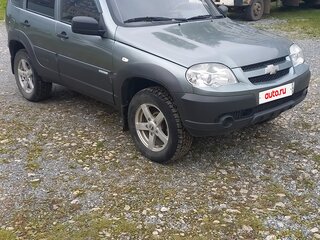 2014 Chevrolet Niva I Рестайлинг, серый, 550000 рублей, вид 3